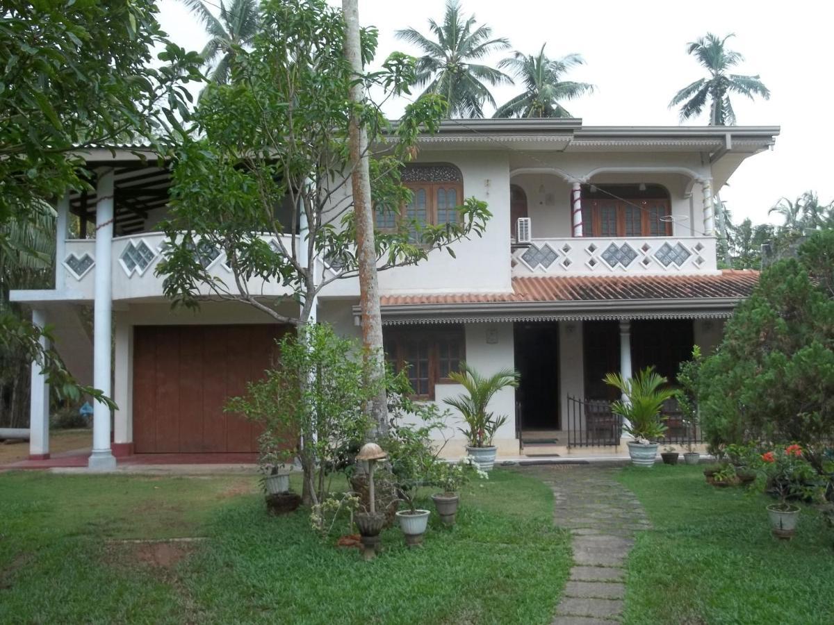 Anura Home Stay Калутара Екстериор снимка