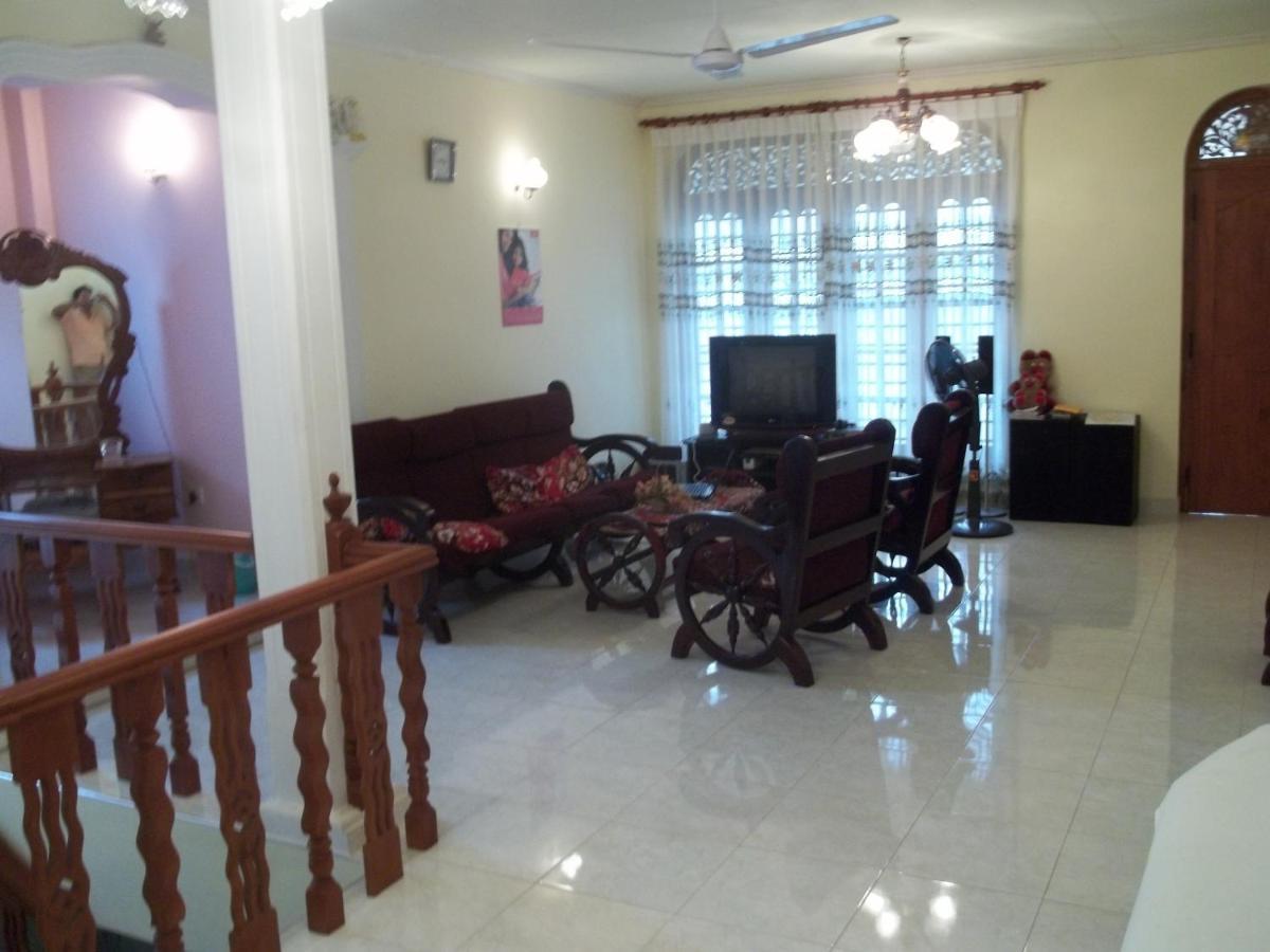 Anura Home Stay Калутара Екстериор снимка