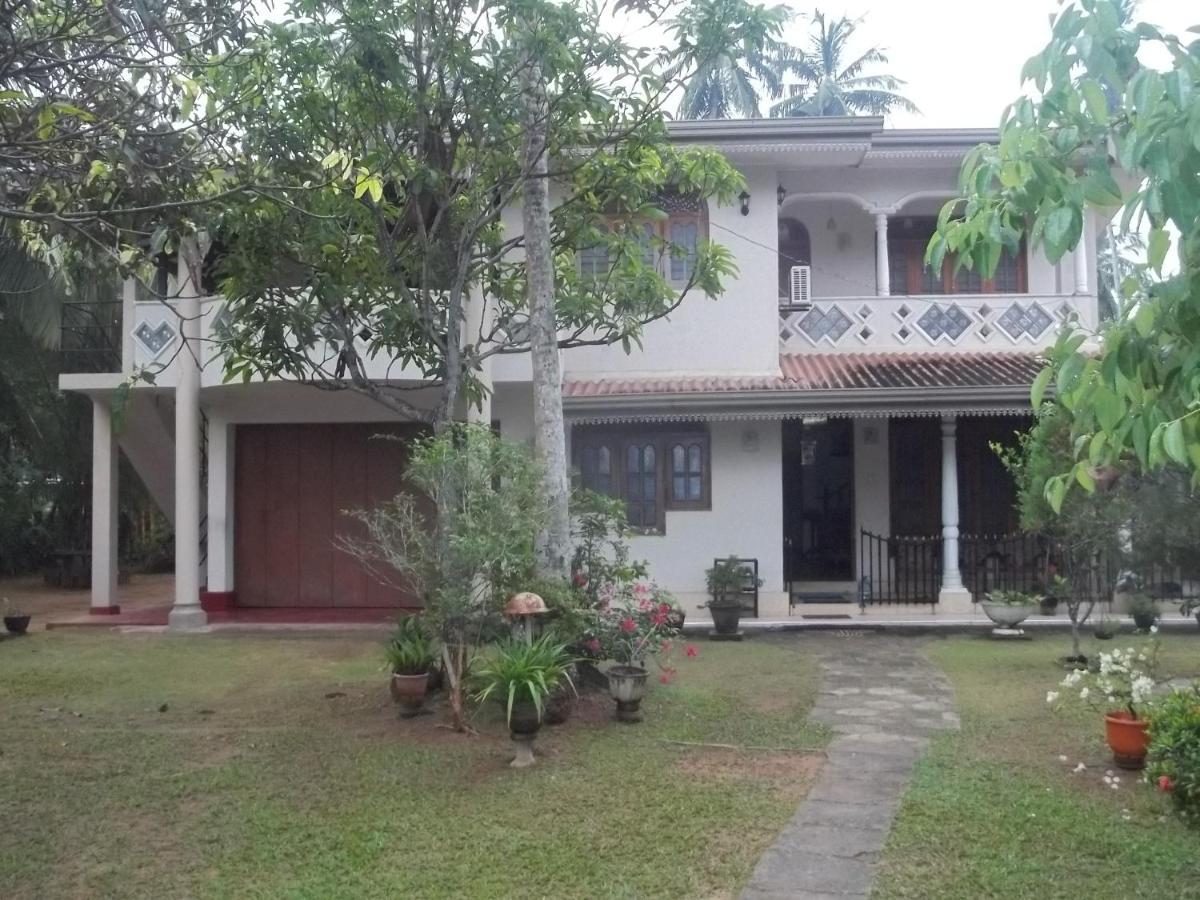 Anura Home Stay Калутара Екстериор снимка
