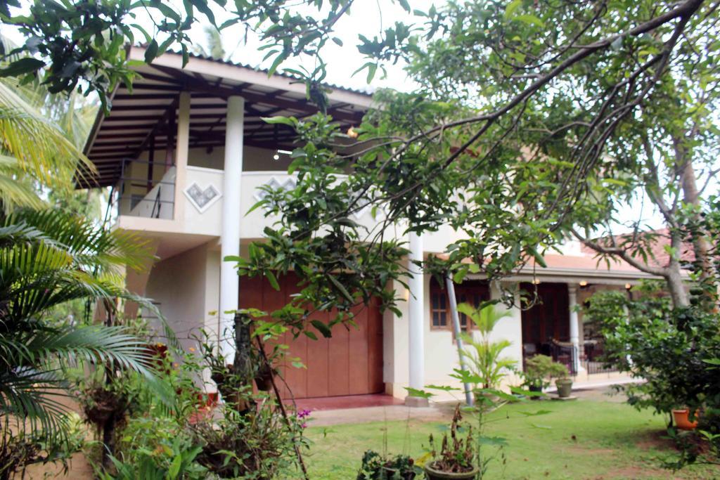 Anura Home Stay Калутара Екстериор снимка