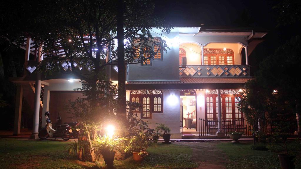 Anura Home Stay Калутара Екстериор снимка