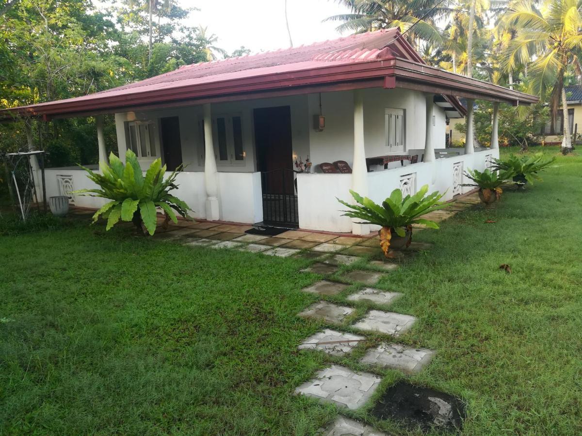 Anura Home Stay Калутара Екстериор снимка